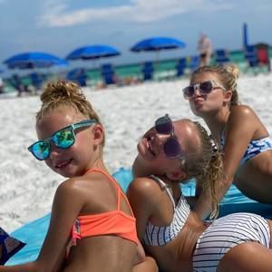 Meet your Posher, Alicia